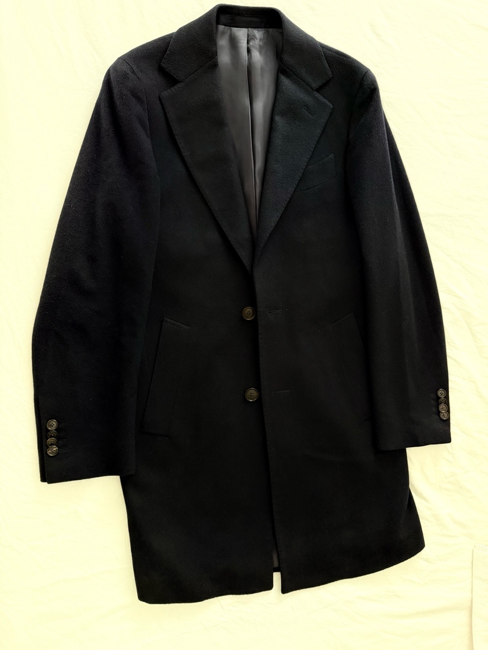Men's navy blue 100% cashmere coat.